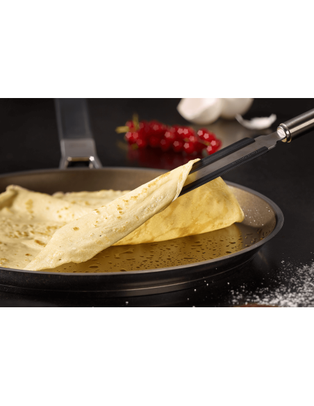 Espátula para panquecas Rösle em silicone preto e aço inoxidável