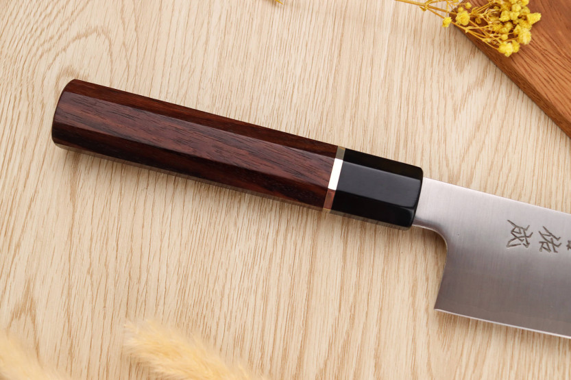 24cm Sukenari SG2 San Maï handgjord japansk kockkniv med rosenträhandtag