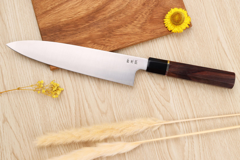 Faca de chef japonesa Sukenari SG2 San Maï de 24 cm, feita à mão, com cabo em pau-rosa