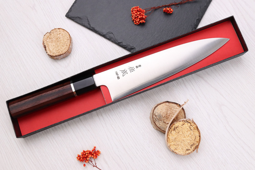 HAP40 Sukenari San Maï Cuchillo de cocinero japonés de 21 cm hecho a mano con mango de palisandro