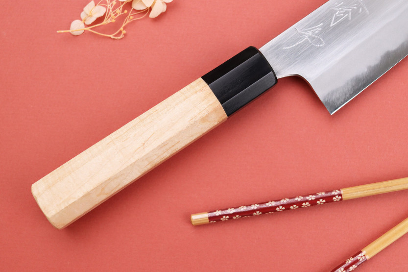 21cm Naoki Mazaki Shirogami 2 San Maï handgjord japansk kockkniv med lagerhäggskaft