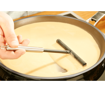 Ancinho para panquecas Rösle em silicone e aço inoxidável 2