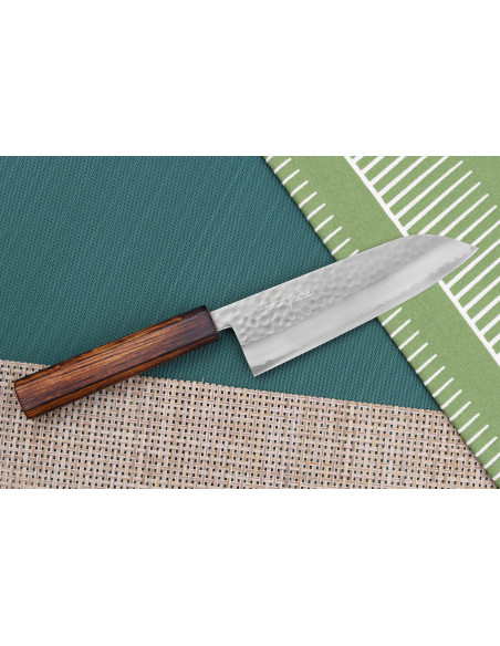 16,5cm Masutani handgemaakt Japans santoku mes met gehamerd eikenhouten handvat