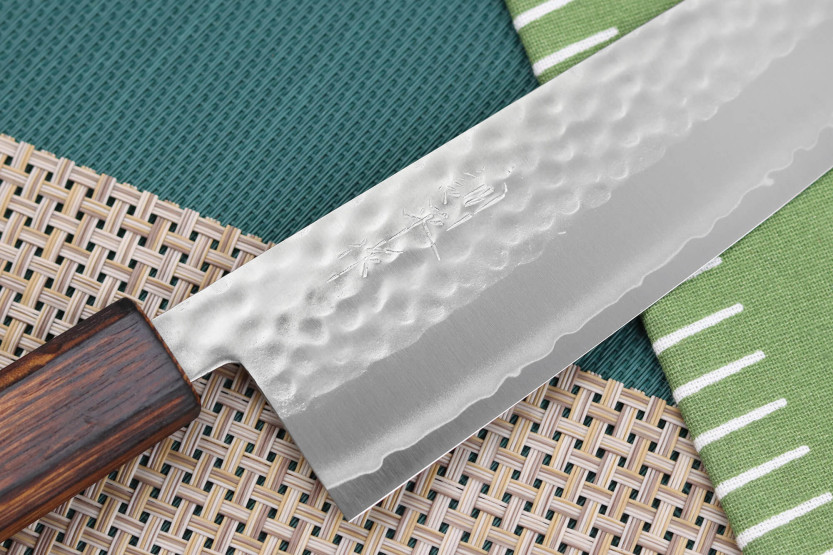16,5cm Masutani handgemaakt Japans santoku mes met gehamerd eikenhouten handvat