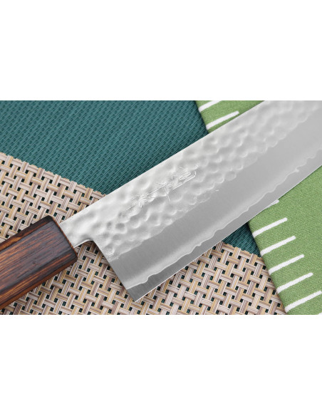 16,5cm Masutani handgemaakt Japans santoku mes met gehamerd eikenhouten handvat