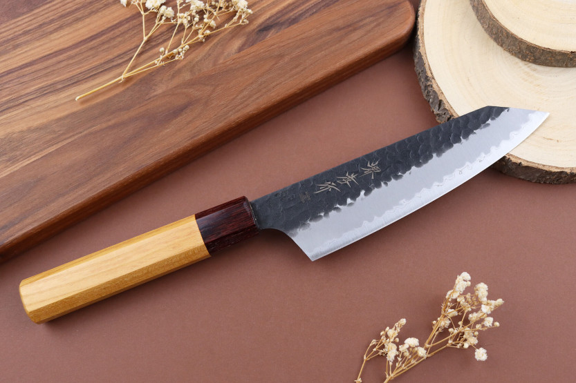 coltello santoku kengata japonais Sakai Takayuki lame 16cm