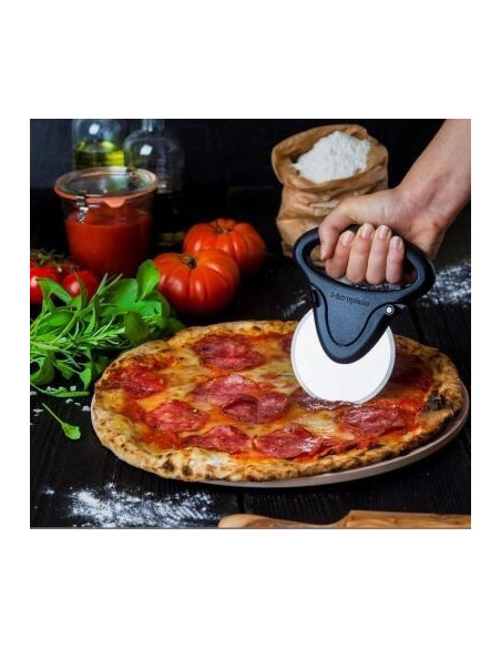 Microplane EASY PREP Pizzahjul svart ergonomiskt handtag