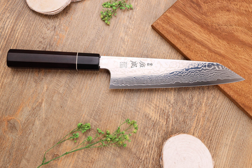 21cm Sukenari ZDP-189 damascus eebenpuu kahva Kiritsuke veitsi, käsintehty Japanissa
