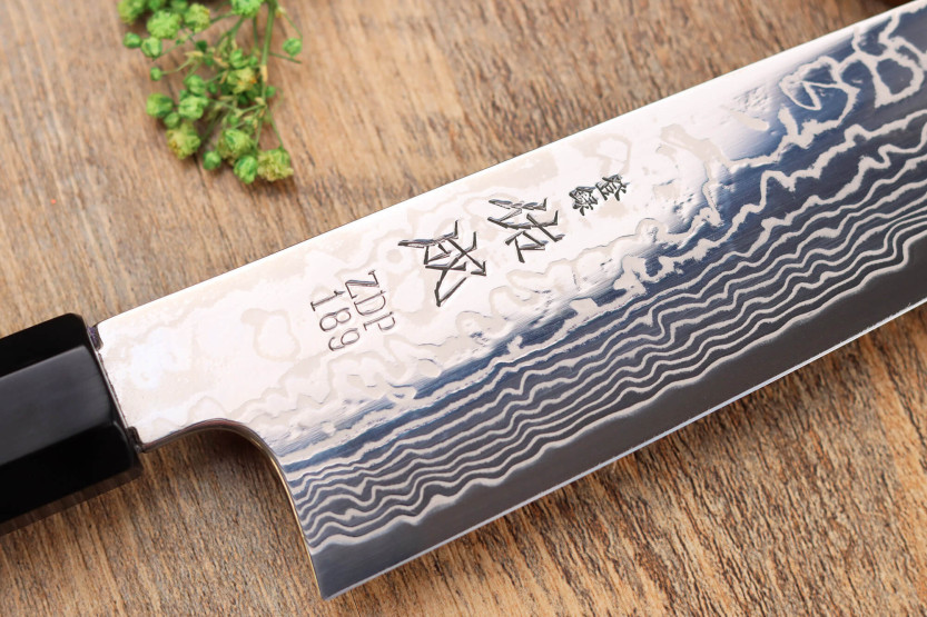 21cm Sukenari ZDP-189 damascus eebenpuu kahva Kiritsuke veitsi, käsintehty Japanissa