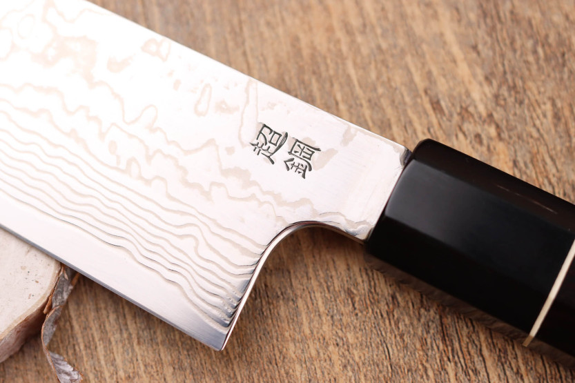 21 cm Sukenari ZDP-189 damaskus kokkekniv med ibenholtskaft, håndlavet i Japan