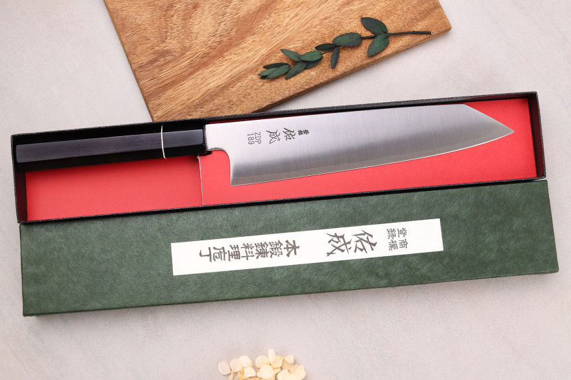 24 cm Sukenari ZDP-189 San Maï japansk håndverksmessig Kiritsuke-kniv med ibenholtskaft