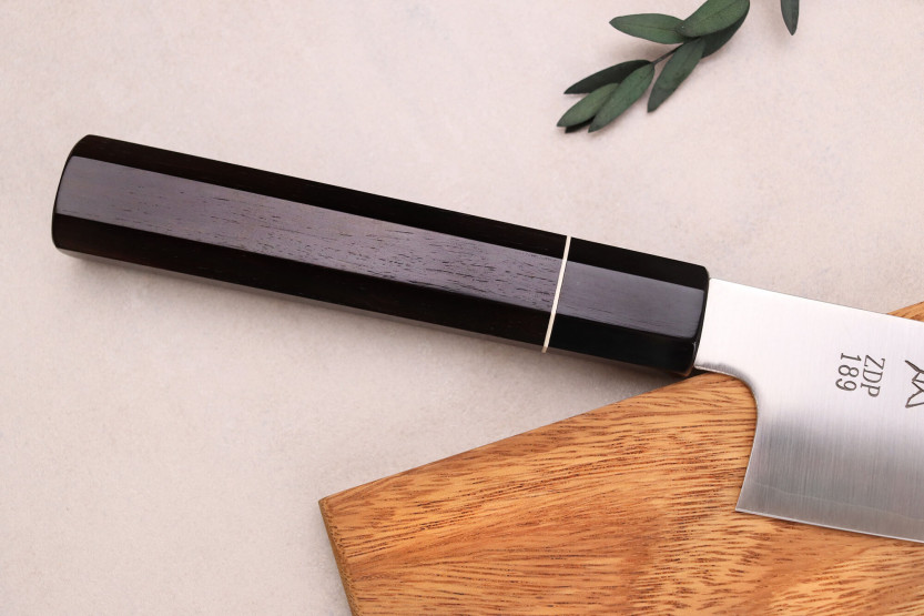 ZDP-189 San Maï Cuchillo kiritsuke Sukenari 24cm Cuchillo kiritsuke artesanía japonesa con mango de ébano