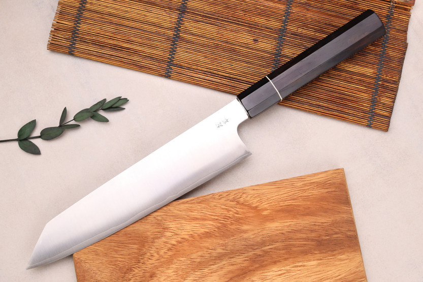 ZDP-189 San Maï Cuchillo kiritsuke Sukenari 24cm Cuchillo kiritsuke artesanía japonesa con mango de ébano