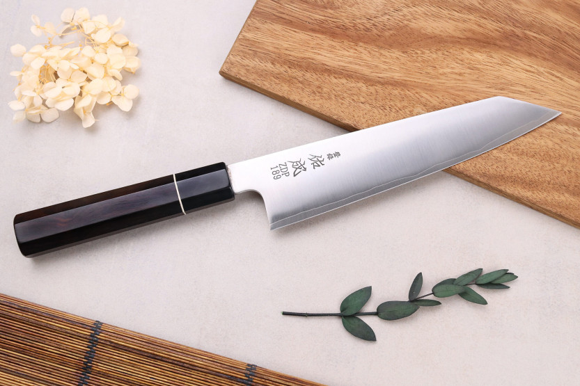21 cm Sukenari ZDP-189 San Maï Kiritsuke-kniv, ebenholtshandtag, japanskt hantverk