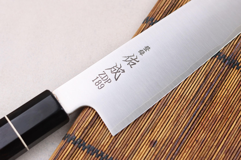 21 cm Sukenari ZDP-189 San Maï Kiritsuke-kniv, ebenholtshandtag, japanskt hantverk