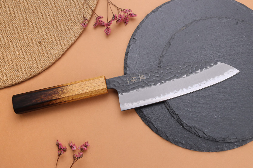 16,5cm Cuchillo santoku japonés Yuzo Black AS roble quemado