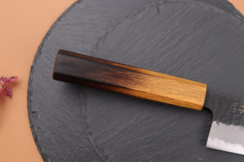 16,5cm Cuchillo santoku japonés Yuzo Black AS roble quemado