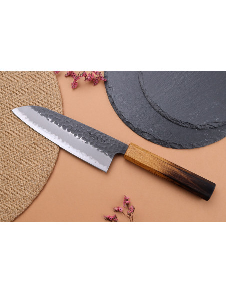 faca santoku japonesa de 16,5 cm Yuzo Black AS carvalho queimado