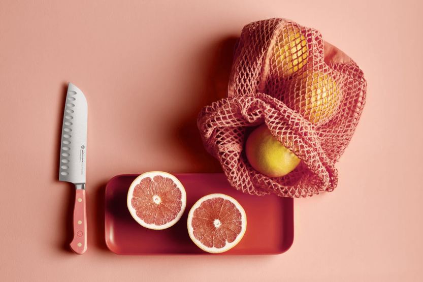 faca santoku forjada Wusthof Classic Colour Coral Peach com lâmina com convinhas17 cm