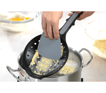 Cuchara spaetzle Gefu Scodel con espátula flexible 2