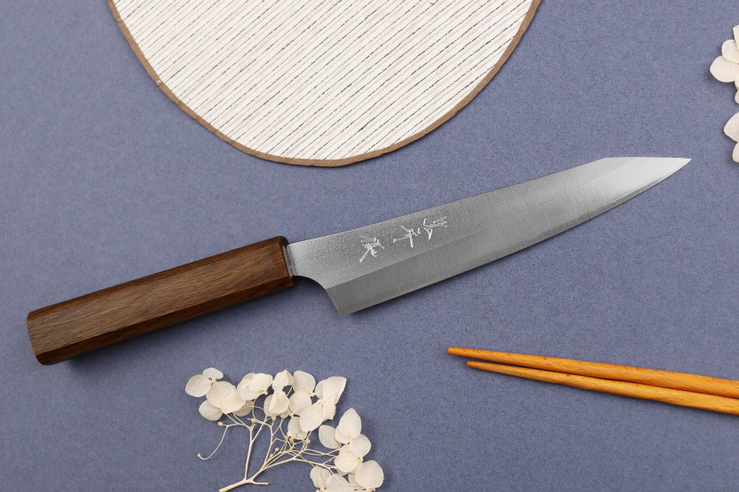 Faca Faca universal japonesa tradicional Yu Kurosaki com 15 cm de lâmina de aço HAP40
