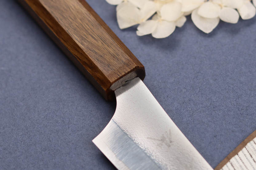 coltello universale tradizionale giapponese Yu Kurosaki con lama in acciaio HAP40 da 15 cm