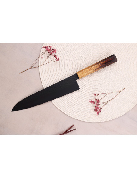 Coltello da chef giapponese Sakai Takayuki Kurokage 24 cm con manico in rovere bruciato
