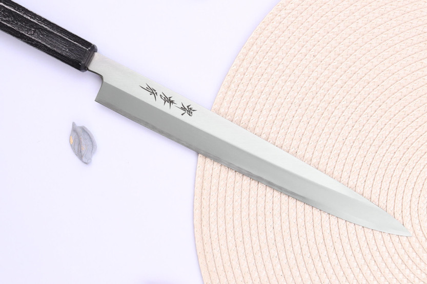 Sakai Takayuki Nanairo 24cm japansk Yanagibakniv ABS-lackerat hartshandtag