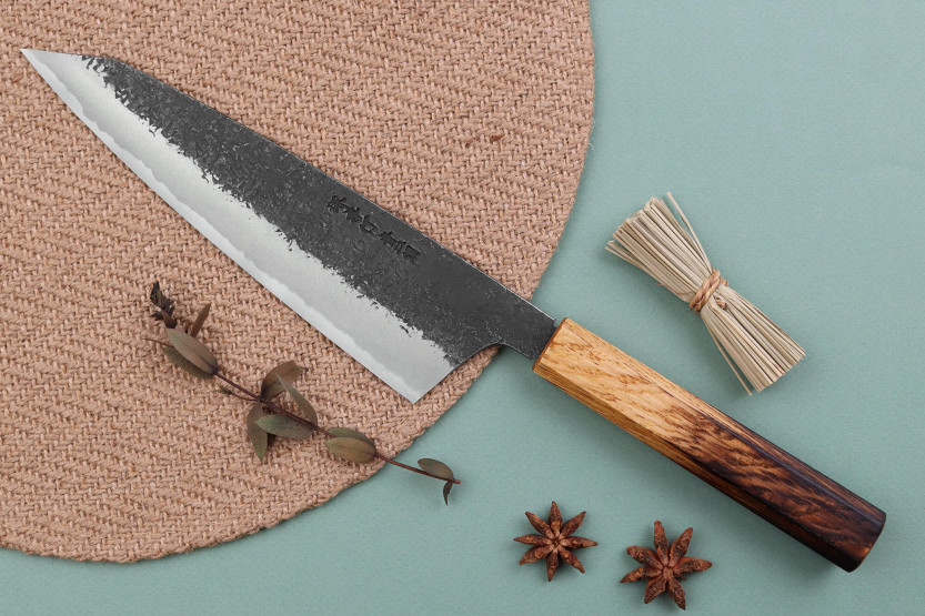 Faca de chef japonesa kiritsuke Sakai Takayuki Homura Guren 22,5 cm feita à mão