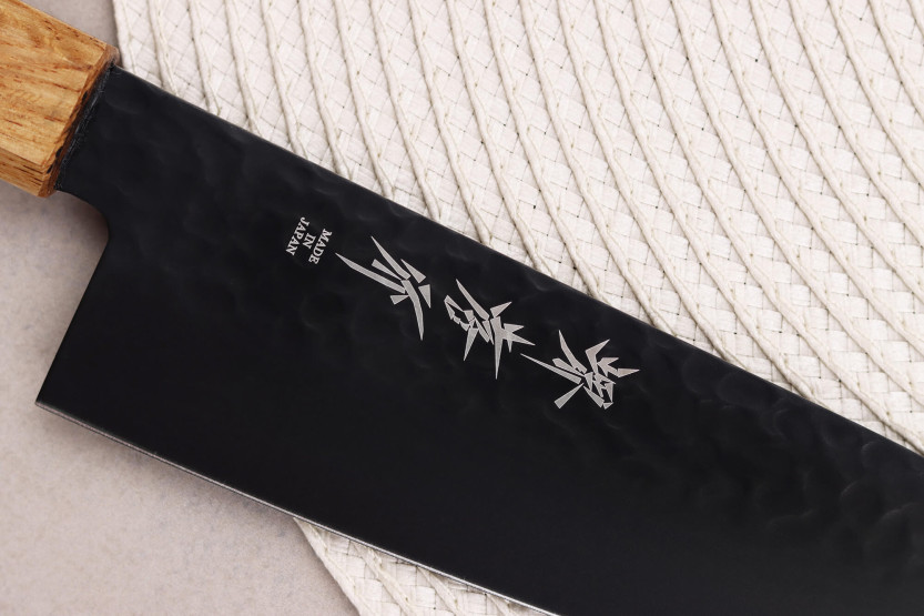 Sakai Takayuki Kurokage Cuchillo santoku japonés de 17cm con mango de roble quemado