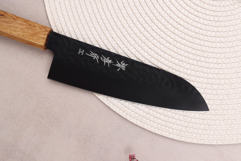 Sakai Takayuki Kurokage Cuchillo santoku japonés de 17cm con mango de roble quemado