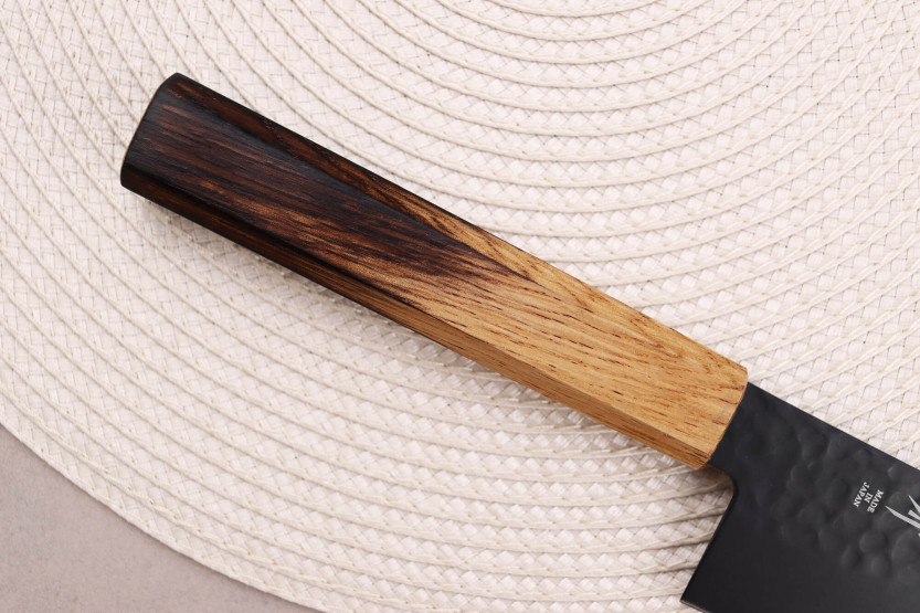 Sakai Takayuki Kurokage 17cm japanilainen santoku veitsi Tammi kahva palanut tammi