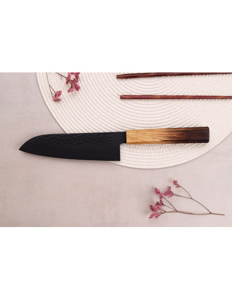 Sakai Takayuki Kurokage 17 cm japansk santokukniv Håndtag af brændt eg