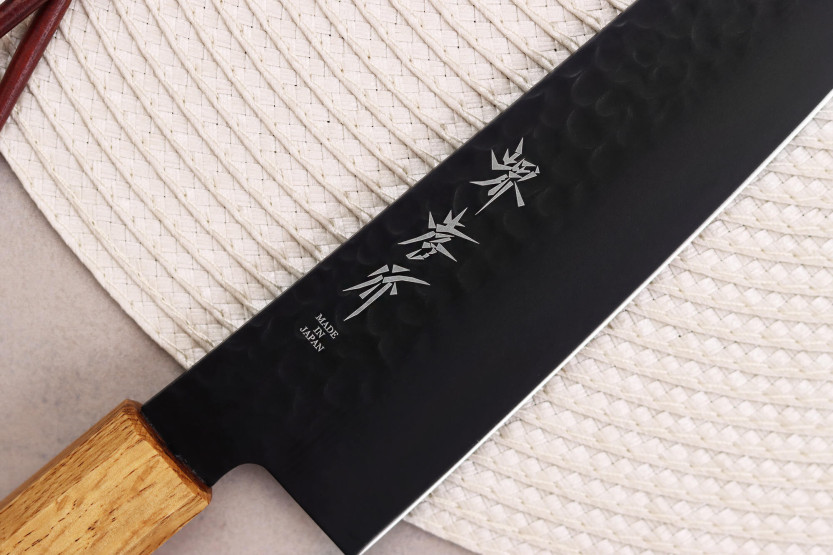 Sakai Takayuki Kurokage VG10 21 cm japansk kokkekniv med håndtak av brent eik
