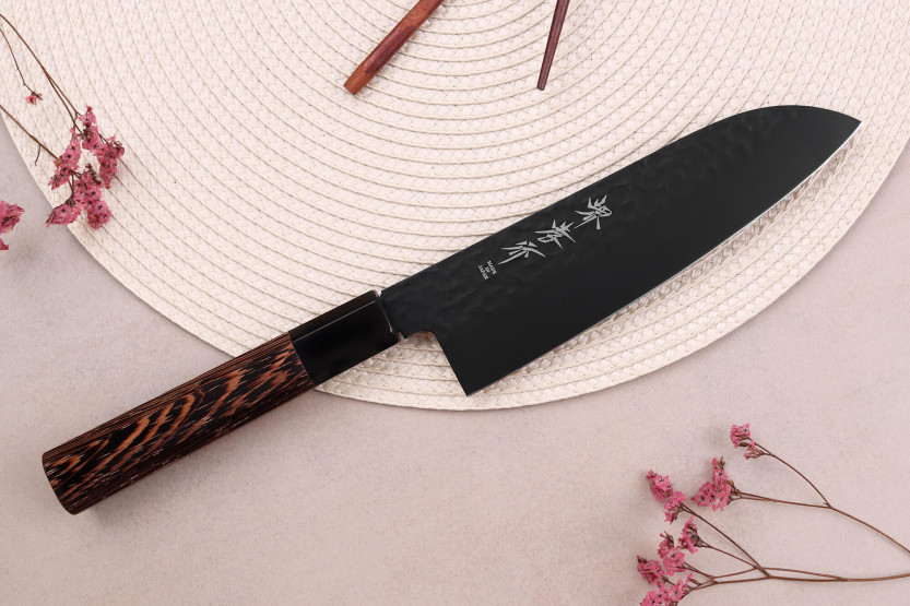 Sakai Takayuki Kurokage VG10 Cuchillo santoku japonés de 17cm con mango de madera de wengué
