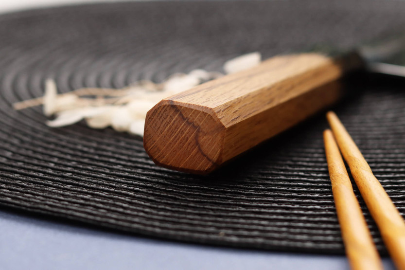 santokukniv 17cm japanais Sakai Takayuki Kashi Urushi VG10 damas
