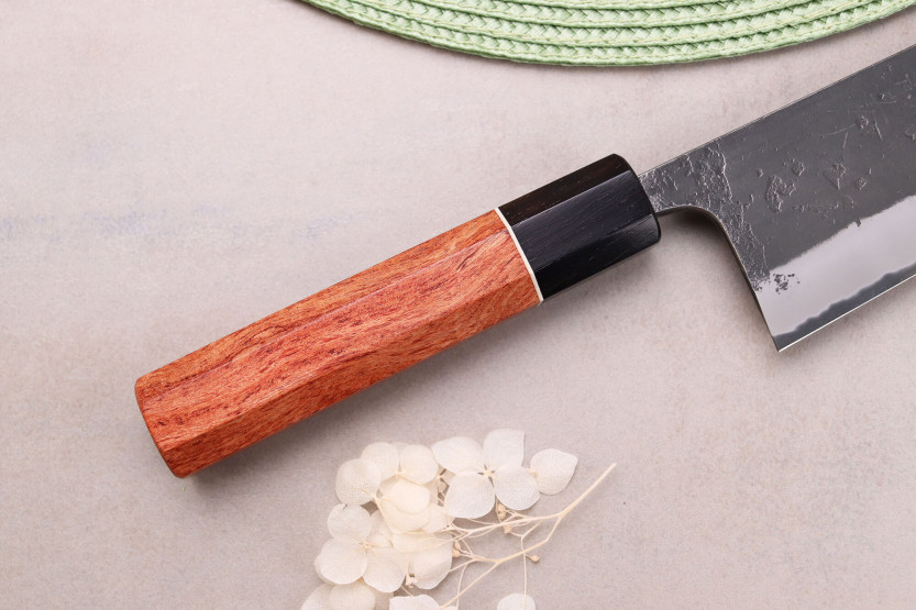 Masashi Yamamoto BS1 Musta Nashiji 18cm japanilainen käsintehty santoku veitsi