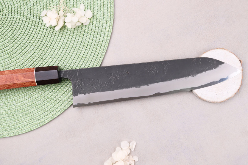 Faca gyuto japonesa Masashi Yamamoto BS1 Black Nashiji 24cm feita à mão