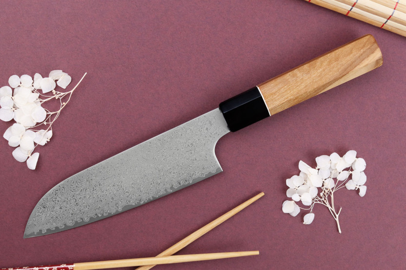 VG10 Yuzo Damaskus 16,5 cm håndlaget japansk santoku-kniv