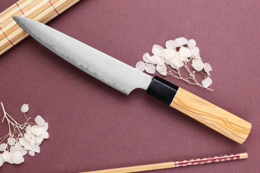 VG10 Yuzo Damaskus 15cm handgjord japansk universalkniv