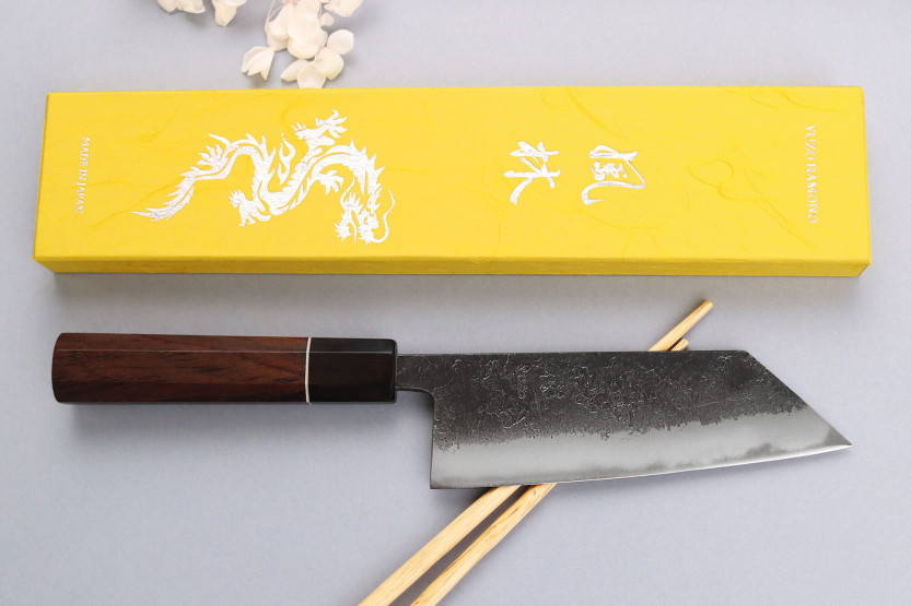 Yuzo Black Nashiji 13,5cm japanilainen käsintehty ko-bunka veitsi