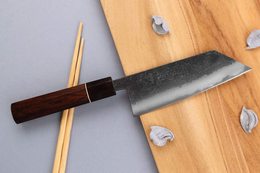 Yuzo Black Nashiji 13,5 cm japansk handgjord ko-bunka-kniv