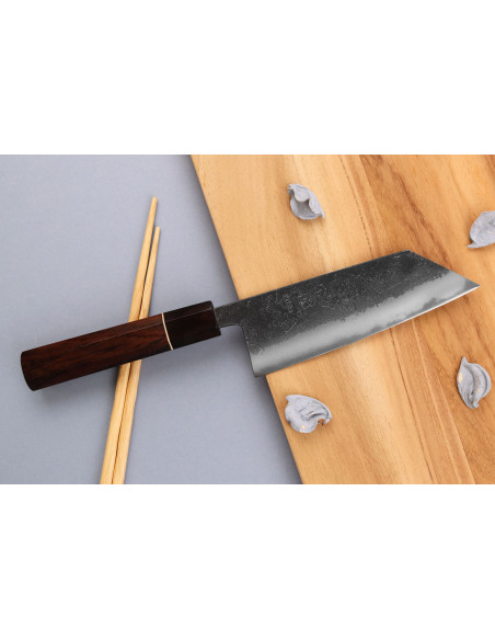 Faca ko-bunka de 13,5 cm Faca japonesa tradicional Yuzo Black Nashiji