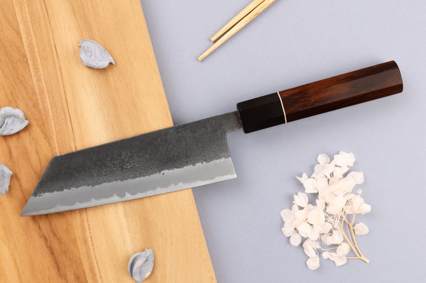Yuzo Black Nashiji 16,5cm japansk handgjord bunka-kniv
