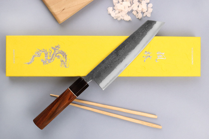 Coltello kiritsuke 18cm giapponese artigianale Yuzo Black Nashiji