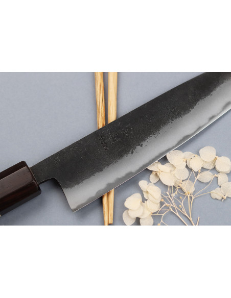 Faca de chef japonesa Yuzo Black Nashiji de 18 cm feita à mão