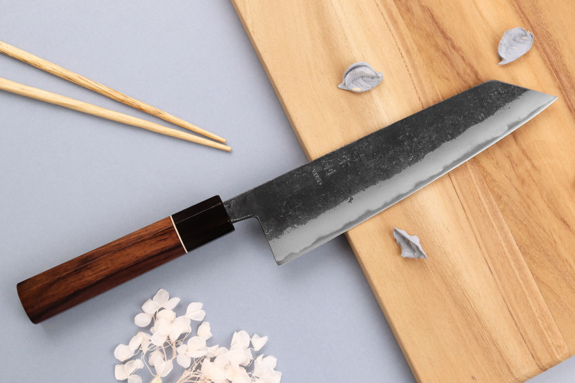 Kiritsuke kniv 21 cm japansk håndverk Yuzo Black Nashiji