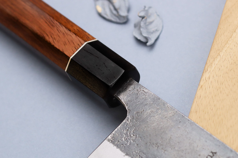 Faca kiritsuke 24cm artesanal japonês Yuzo Black Nashiji