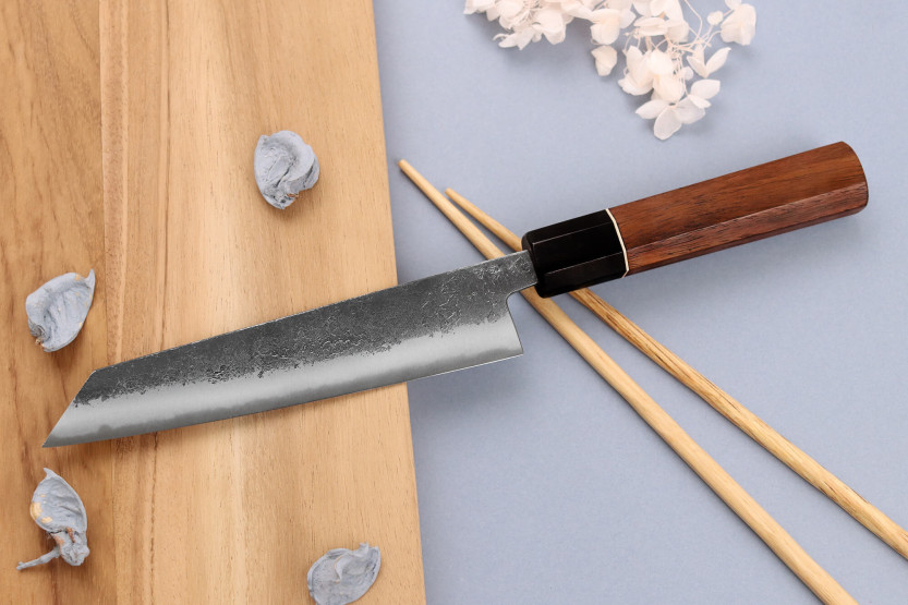 Coltello kiritsuke 15cm Japonais artisanal Yuzo Black Nashiji