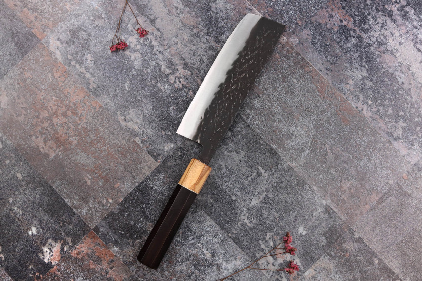 Yuzo Black SLD ebenholts och olivträ 16,5 cm japansk handgjord nakirikniv